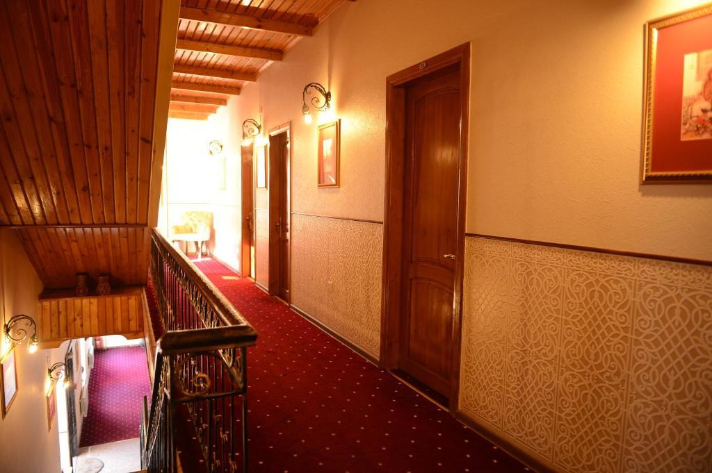 East Legend Hotel バクー エクステリア 写真